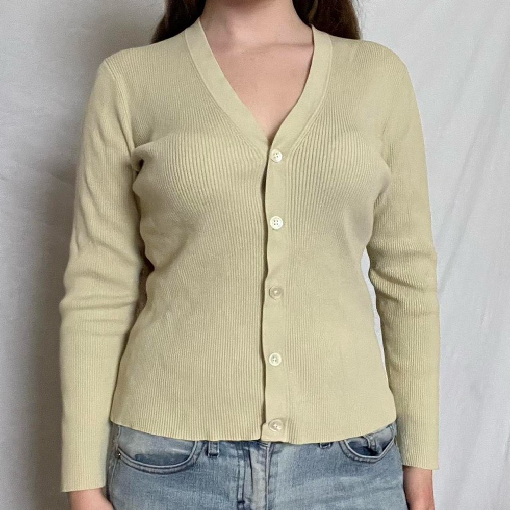sweet light pastel matcha green cardigan 
°❀⋆.ೃ࿔*:･